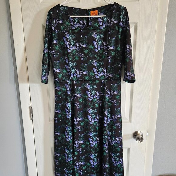 Marycrafts Dresses & Skirts - Beautiful Floral Fit and Flare Midi Dress